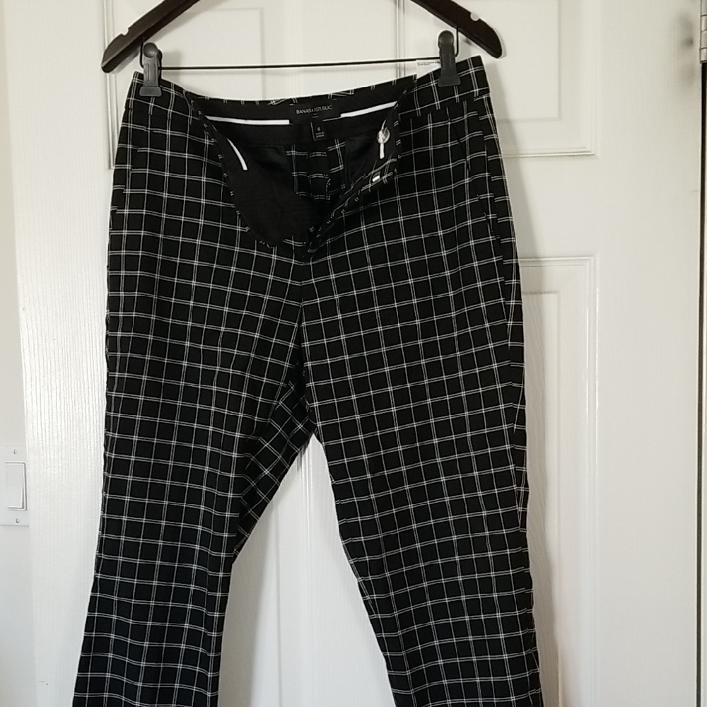 Banana Republic WoMen's Black and White Grid Pants. Hardly Worn